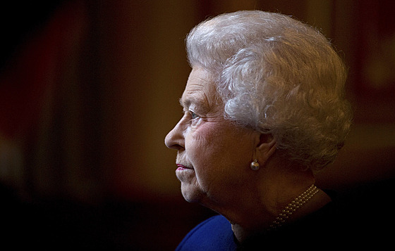 Královna Albta II. (Londýn, 18. prosince 2012)