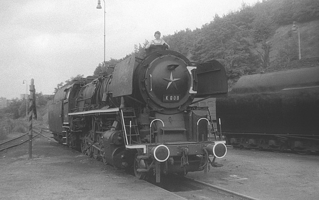 Stroj K808 vytápěl budovu smíchovského nádraží.