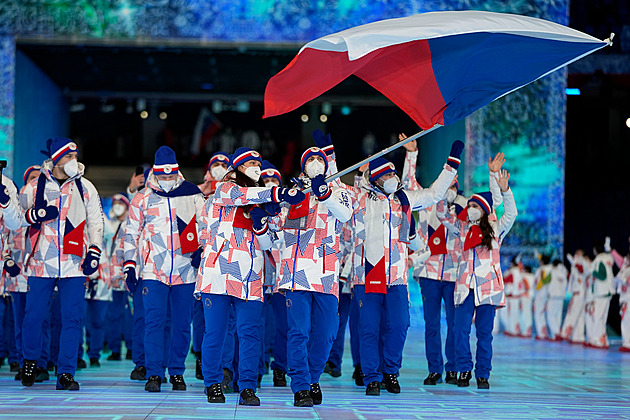 Na OH nesla českou vlajku, dlouho táhla hokejistky. Teď se Mills vrací do Ruska