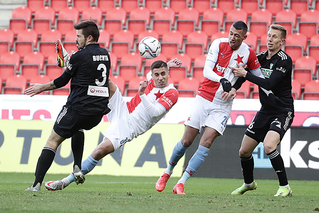 ONLINE: Slavia - Karviná, v sestavě Wallem, Bořil i Jurásek. V bráně hostů Holec