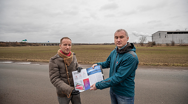 Lidé v Opatovicích nad Labem odmítli stavbu průmyslové haly v katastru obce