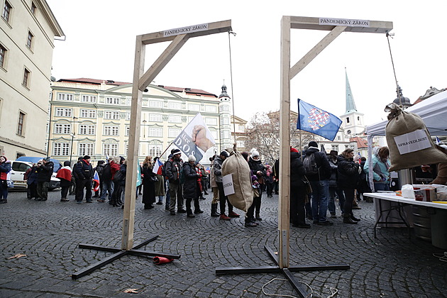 Trestných činů z nenávisti ubývá, extremismus motivovala i pandemie covidu