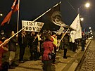 Demonstrace iniciativy Chcípl PES na praském Klárov ped projednáváním...