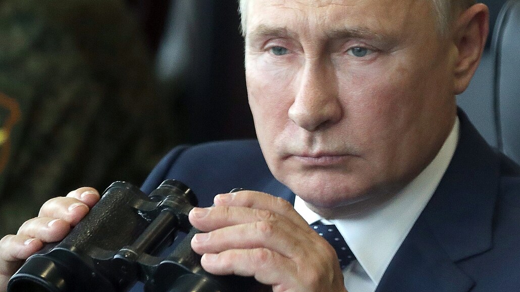 Ruský prezident Vladimir Putin na vojenských manévrech Zapad-2021 (13. záí...