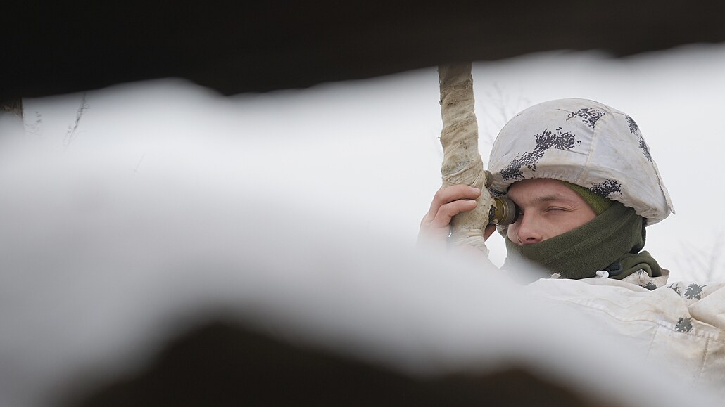 Ukrajinský voják na front v Luhanské oblasti (7. února 2022)