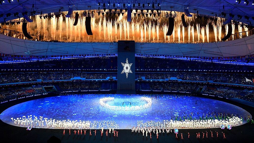 Ve 13:00 hodin SE� za�al v Pta�ím hnízd� zahajovací ceremoniál.  (4. února 2022)