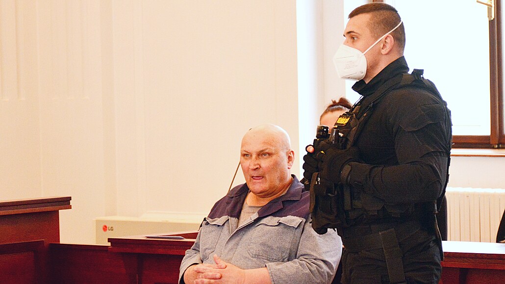 Dnes 65letý Kott se pokou�í z do�ivotního trestu dostat na svobodu �ádostí o...