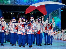 Slavnostní zahájení XXIV. zimních olympijských her.  Vlajkono�i �eské výpravy...