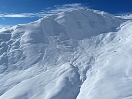 Fotografie, kterou po sesuvu laviny v Tyrolsku zve�ejnili rakou�tí záchraná�i....