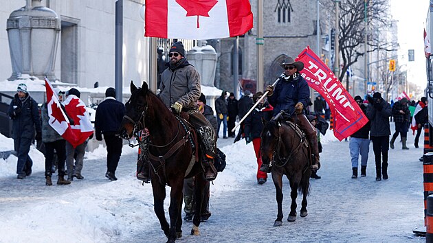 V kanadsk Ottaw pokrauje protest idi kamion proti koronavirovm pravidlm. (7. nora 2022)