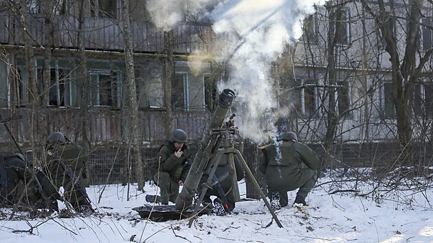 Ukrajint vojci si pro vcvik vybrali nevdan msto, cviili blzko ernobylu (4. nora 2022)
