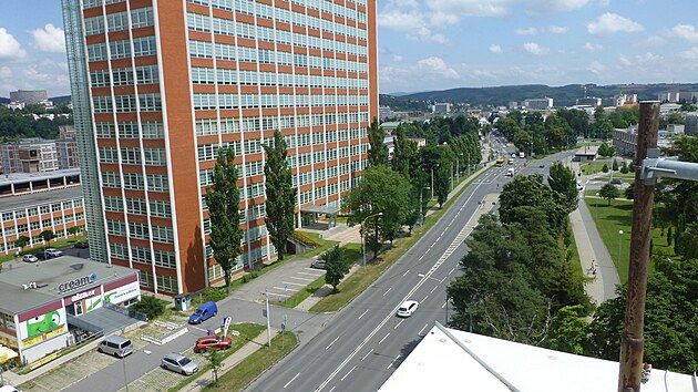 Souasn pohled na situaci u mrakodrapu, kde m vzniknout zastn tunelu.