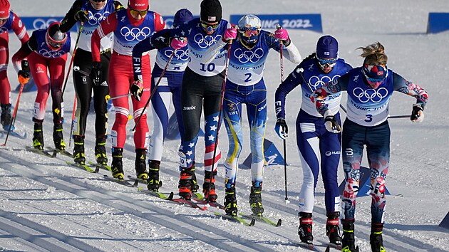 ZOH 2022 | Johaugová si podmanila skiatlon, v Pekingu slavila zlato jako  první - iDNES.cz