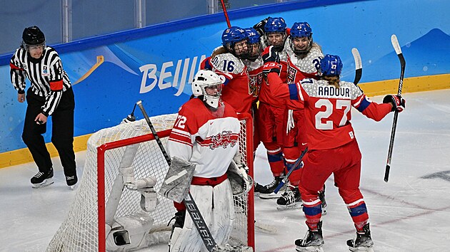 esk hokejistky hraj tet utkn zkladn skupiny B na olympijskch hrch v Pekingu proti soupekm z Dnska. (7. nora 2022)