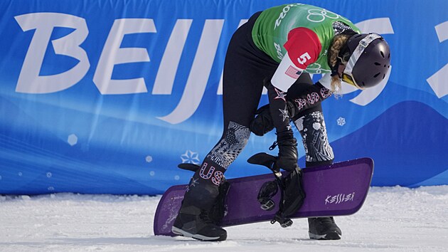 Lindsey Jacobellisov vyhrla snowboardcross en a zskala prvn zlatou medaili pro USA na olympijskch hrch v Pekingu 2022. (9. nora 2022)
