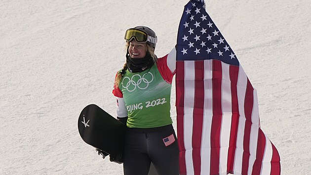Lindsey Jacobellisov vyhrla snowboardcross en a zskala prvn zlatou medaili...