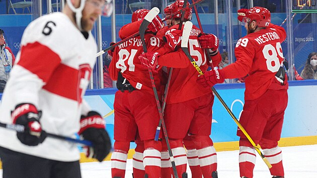 Olympijsk turnaj mu v lednm hokeji. vodn zpas Ruska proti vcarsku....