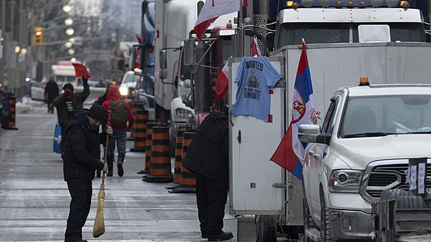 V kanadsk Ottaw pokrauje protest idi kamion proti koronavirovm pravidlm. (2. nora 2022)
