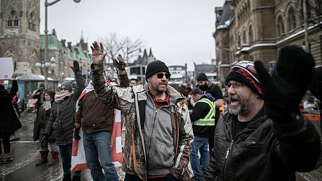 V kanadské Ottaw pokrauje protest idi kamion proti koronavirovým...