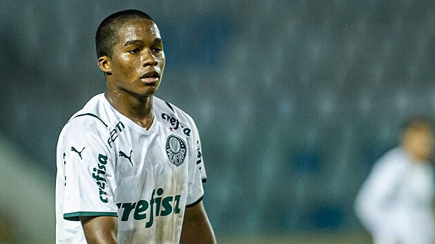 Patnctilet brazilsk tonk Endrick je povaovan za jednoho z nejvtch fotbalovch talent souasnosti. Pat klubu Palmeiras.