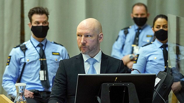 Norský vrah Anders Breivik u soudu (18. ledna 2022)