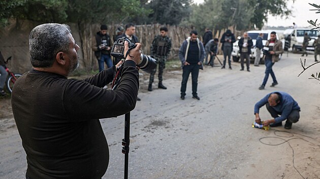 Palestinsk hnut Hams bojuje proti serilovmu hitu Fauda, kter se odehrv v Izraeli a na palestinskch zemch, vlastn sri. Jmenovat se bude Pst svobodnch. (10. ledna 2022)