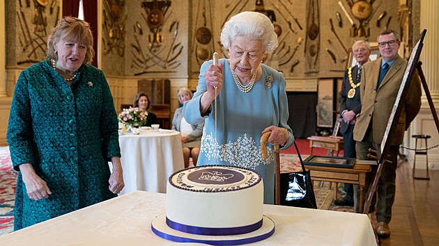 Britská královna Alžběta II. slaví sedmdesát let od nástupu na trůn. (5. února 2022)