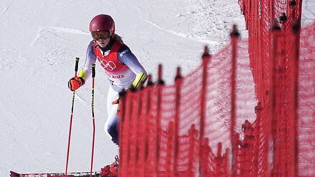 Amerianka Mikaela Shiffrinov bhem prvnho kola obho slalomu v Pekingu.
