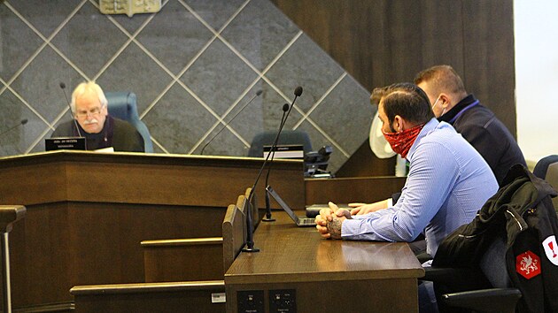 Aktivista Ivo Osovsk� u ���rsk�ho okresn�ho soudu.