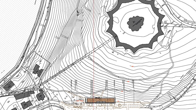 Auto�i zvolili um�st�n� objektu na �pat� Zelen� hory. �e�en� maxim�ln� zachov�v� pohledov� osy a nekonkuruje siluet� pam�tky.
