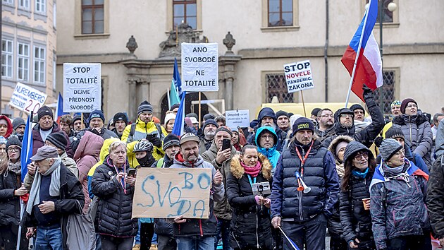 Demonstrace iniciativy Chcpl PES proti schvlen vldn novely pandemickho zkona Snmovnou (2. nora 2022)