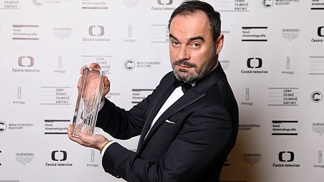 Michal Nohejl získal Cenu české filmové kritiky za režii snímku Okupace. (5. února 2022)