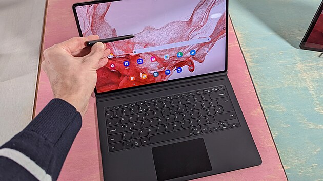 Nové tablety Samsungu jdou po krku špičkovým notebookům s Windows - iDNES.cz