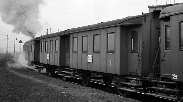 Odjezd osobnho vlaku do Vtkovic ze stanice Svinov VZD (Ostrava Poruba), 25. 12. 1967
GPS: 49.8209836N, 18.2112106E