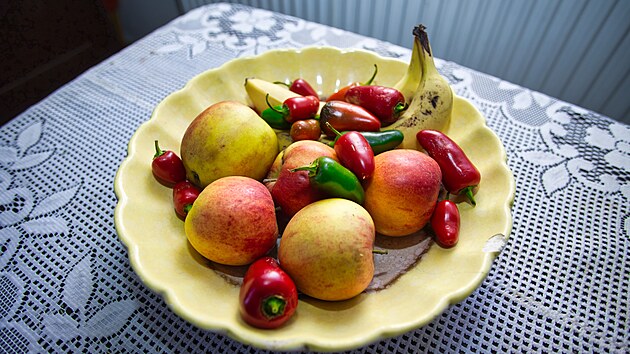Petr Rezek je i vniv zahrdk, zahradu m plnou
jablon a pstuje i vlastn chilli papriky.
