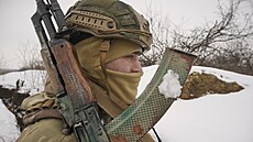 Ukrajinský voják na frontě v Luhanské oblasti (7. února 2022) | na serveru Lidovky.cz | aktuální zprávy