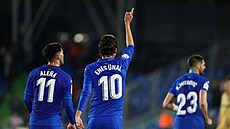 Enes Ünal z Getafe oslavuje gól proti Levante.