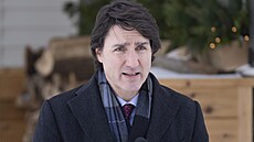 Kanadský premiér Justin Trudeau hovoí s médii z neznámého místa poté, co...