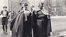 Zapln�né nám�stí prý vyhlí�elo hlavn� ko�ár s blahobytným králem Brkoslavem a...