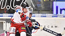 48. kolo hokejové extraligy: HC Škoda Plzeň - HC Olomouc. Zleva Jakub Navrátil...