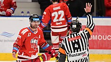 Utkání 44. kola hokejové extraligy: HC Olomouc - HC Verva Litvínov. Zleva...