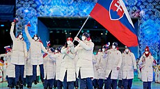 Kapitán Marek Hrivík slaví trefu spoluhrá�e Patrika Kocha.
