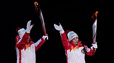Ve 13:00 hodin SE zaal v Ptaím hnízd zahajovací ceremoniál. Nositelé...