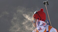 Probíhající závod biatlonist v Pekingu 2022. ech Mikulá Karlík. (5. února...