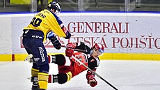 Drazný Jakub Ferenc v souboji s Nikitou erbakem.