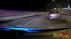 Opilý �idi� cht�l zmizet policejní hlídce, nejel v�ak rychleji ne� t�icítkou.