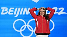 Eileen Gu během slavnostního vyhlášení olympijské soutěže v Big Airu.