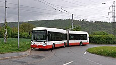 Brno se po trnácti letech louí s nízkopodlaními kloubovými trolejbusy koda...