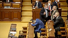 Dlouhé jednání Poslanecké sn�movny, kde vláda Petra Fialy usiluje o prodlou�ení...