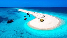 Zanzibar vás nadchne tyrkysovou vodou a bílým pískem.